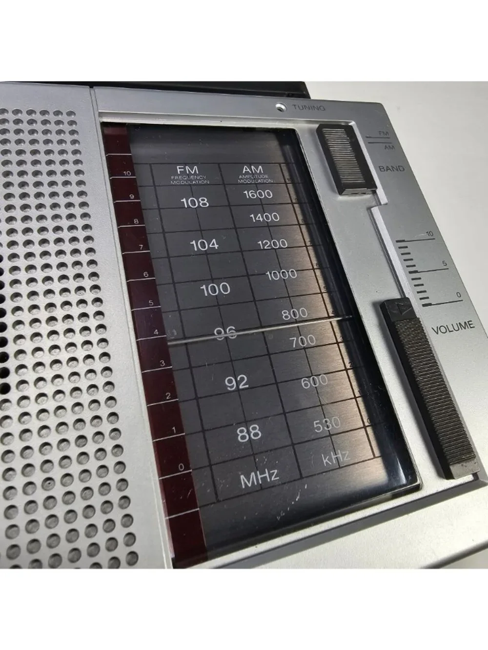 Sony ICF-710W FM/AM 2-Band Portable Radio Silver TESTED